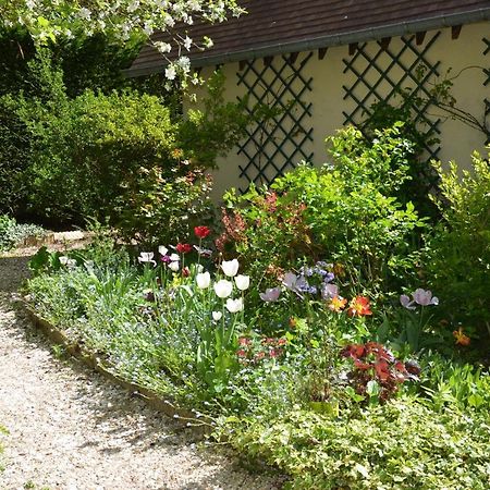 Le Clos Fleuri Bed and Breakfast Ζιβερνί Εξωτερικό φωτογραφία