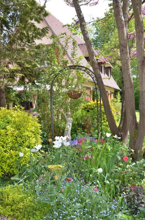 Le Clos Fleuri Bed and Breakfast Ζιβερνί Εξωτερικό φωτογραφία